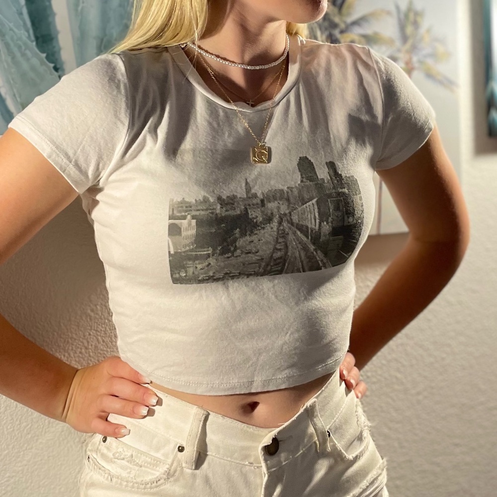Garage cropped tee
